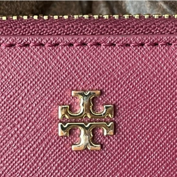 Authentic Tory Burch Emerson Full Size Zippy Wallet with Wristlet - Picture 5 of 9